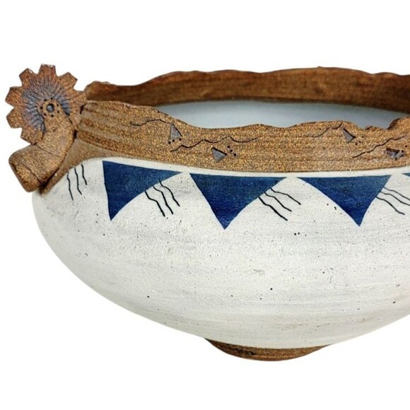 Vintage Hand Coiled Spur Handle Acoma Pueblo Ruffled Rim with Polychrome Design - Picture 11 of 16